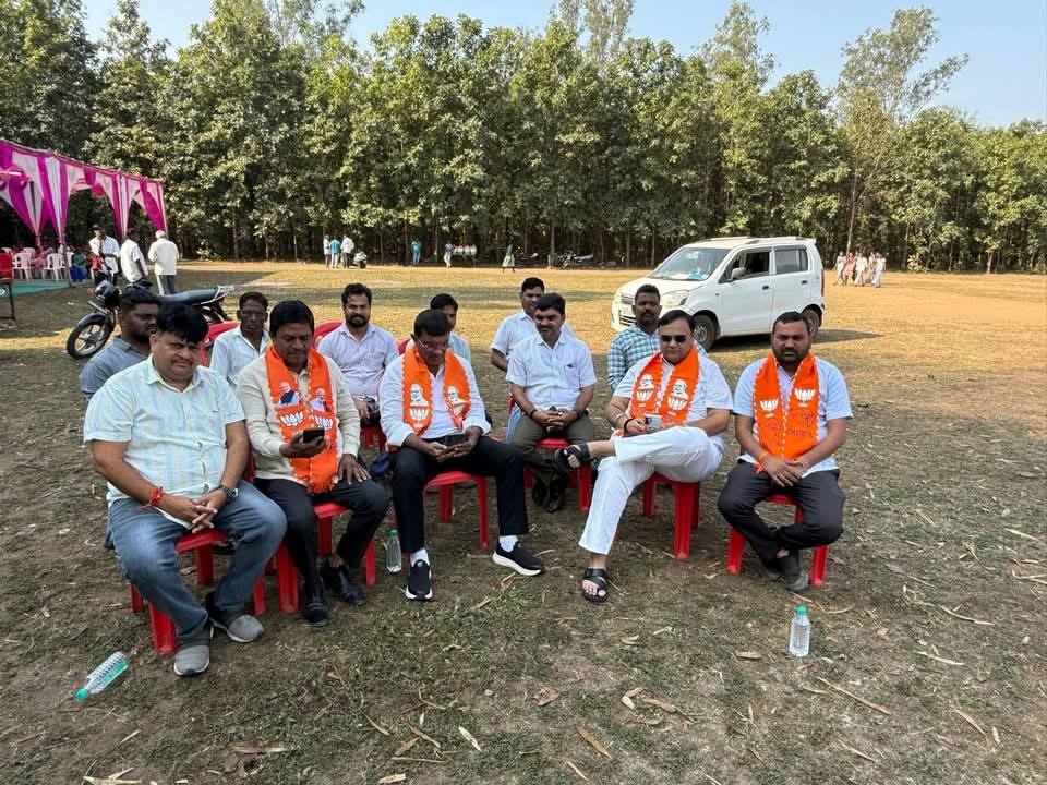 તા.૨૮-૧૨-૨૦૨૫ ના રોજ સુરત જિલ્લાના માંડવી તાલુકાના કાલખાડી ખાતે મન કી બાત કાર્યક્રમ નિહાળ્યો હતો.